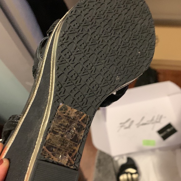 Wore twice only almost new size 8 very comfy - Picture 5 of 11